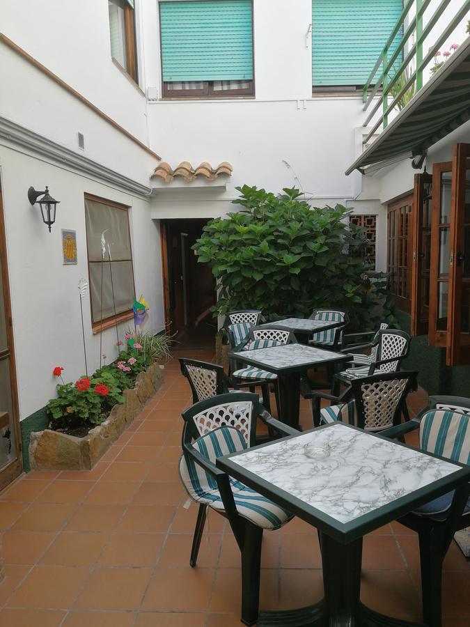Pensio Can Fabrellas Sant Antoni De Calonge Exterior photo
